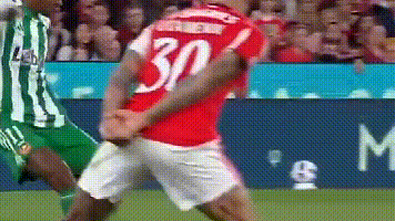 皇冠体育官网-转折点新疆广汇篮板制胜；葡超转会期攻防权衡；球迷炸锅；赛程密集仍需轮换-皇冠体育官网